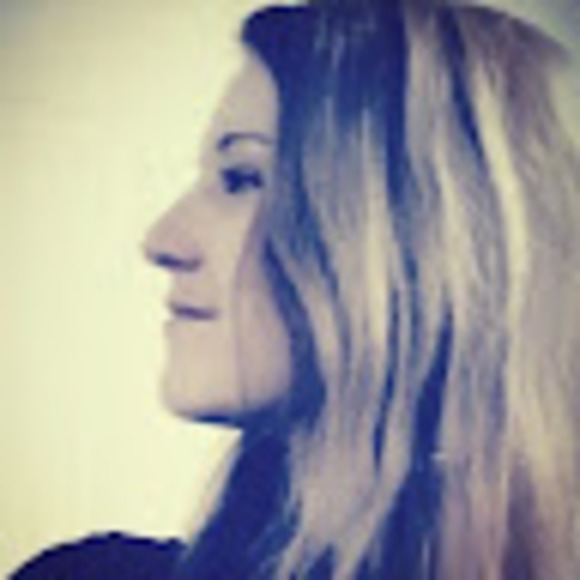 Meet your Posher, Elaine - Picture 1 of 1